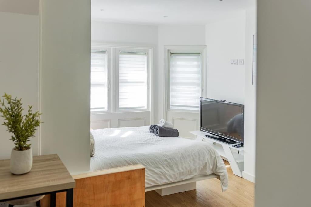 312, The Kove, West Hill Road * Борнмут